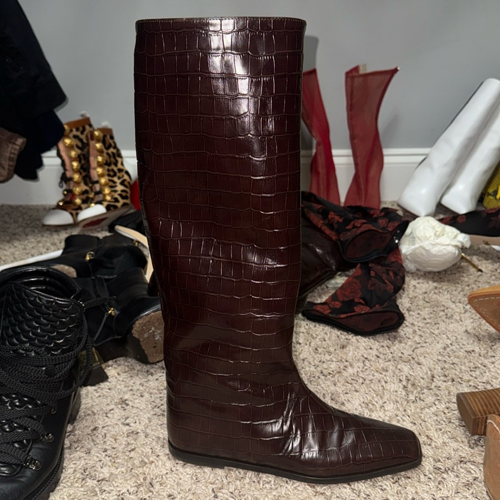 Adolfo Dominguez Dark Brown Crocodile-Embossed Flats